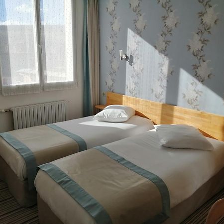 Hotel Les Fleurs Pontaubert Exterior photo